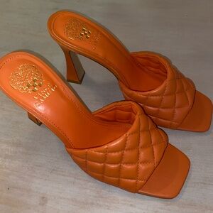 VINCE CAMUTO Orange Square Heels